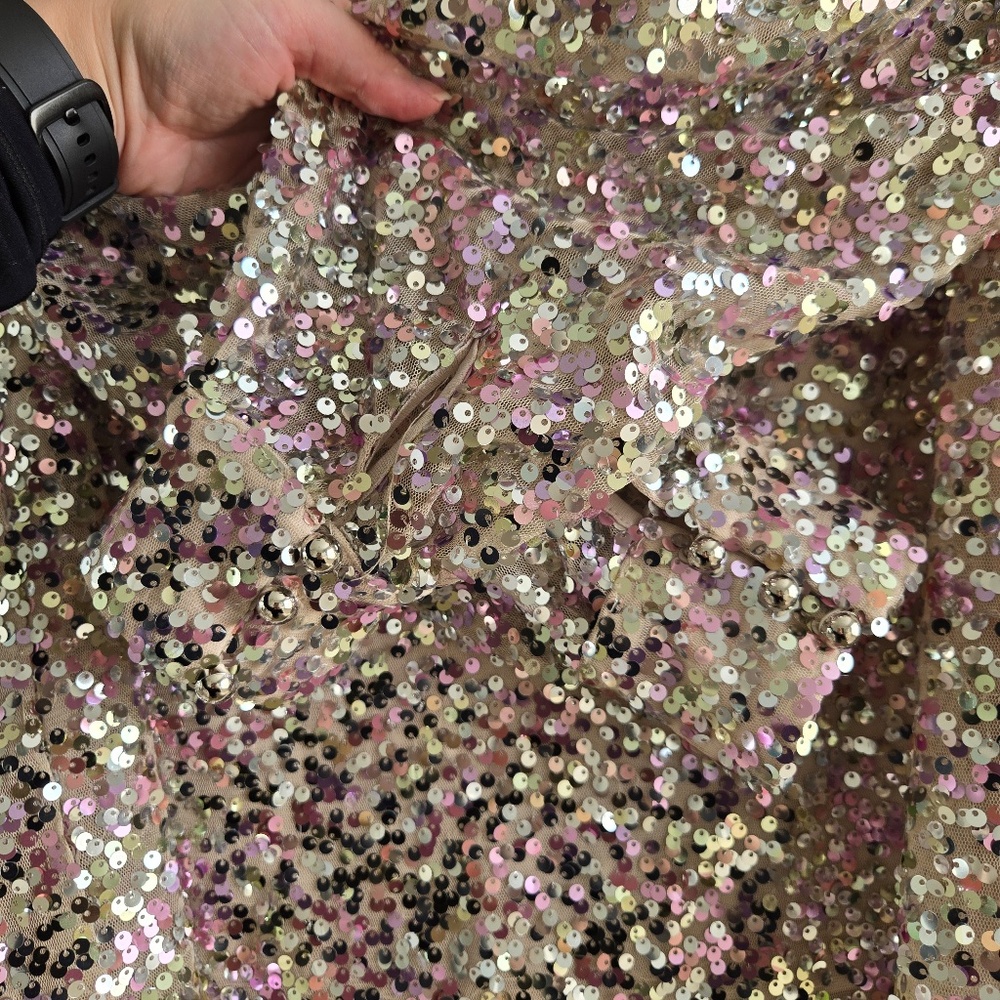 Chi Chi London Sequin Sammie Top - Picture 7 of 8